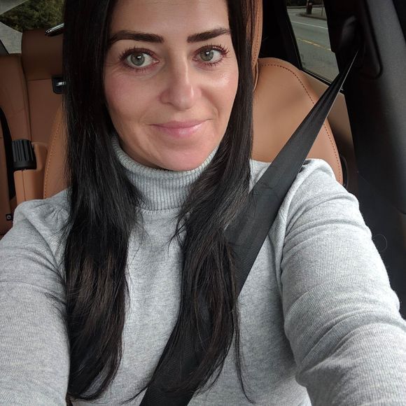 Meet your Posher, Izabela - Picture 1 of 1